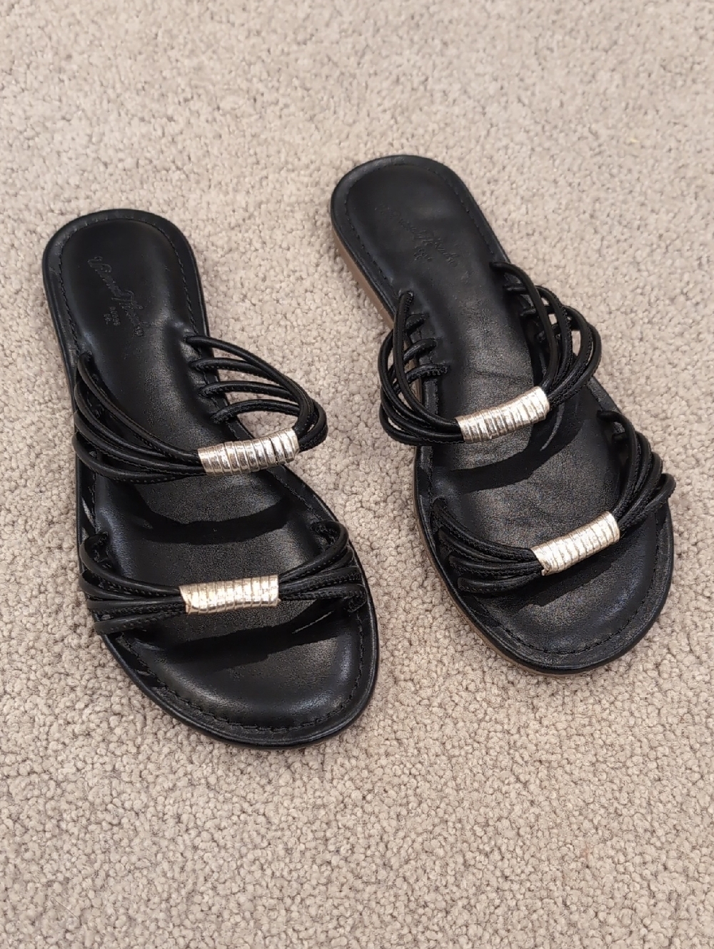 Universal Thread Black Slide Sandals NEW